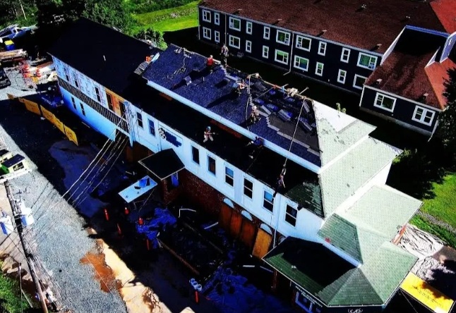 Commercial building roof